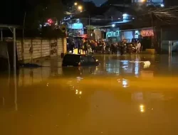 Hujan Deras Picu Banjir di Cimahi, Rumah dan Jalan Tergenang
