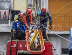 Simulasi kesiapsiagaan bencana di Cimahi