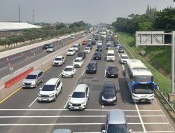 Pemudik Terjebak Macet di Tol MBZ, Perjalanan Molor 4 Jam